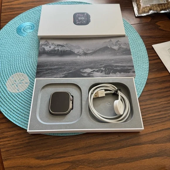 Apple Watch  Ultra 2 GPS Titanium case smart watch - Picture 4 of 16